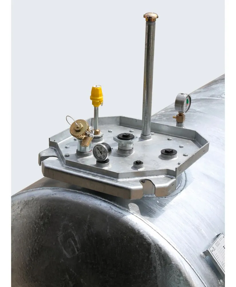 KA-Stationär-Dieseltank, 5.000 Liter, mit 230-V-Pumpe und Zubehör – Bild 3