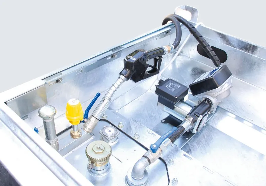 KI-D mobiler Dieseltank, doppelwandig, 330 Liter, mit 230-V-Pumpe und Zubehör