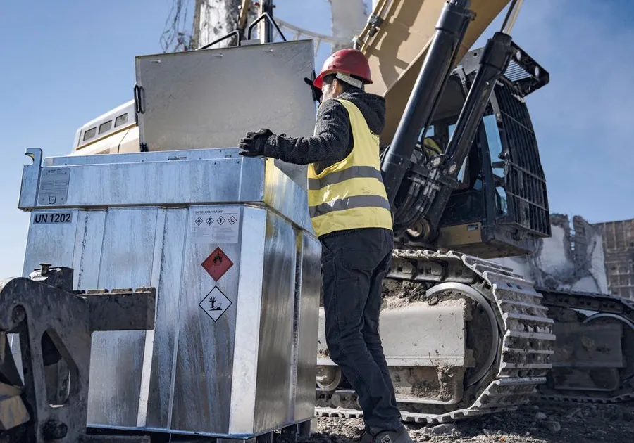 KI-D mobiler Dieseltank, doppelwandig, 330 Liter, mit 230-V-Pumpe und Zubehör – Bild 3